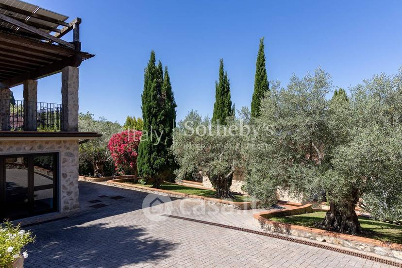 Villa in Via dello Scoiattolo — foto 4 di 34