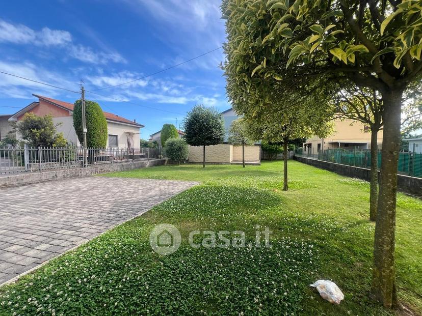 Trilocale in Via Prealpi — foto 17 di 23