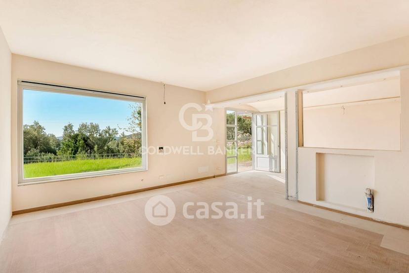 Villa in Via Volturno — foto 4 di 23