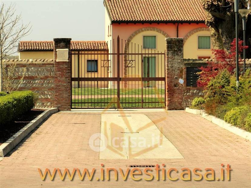 Trilocale in Via Verona 55 — foto 2 di 8