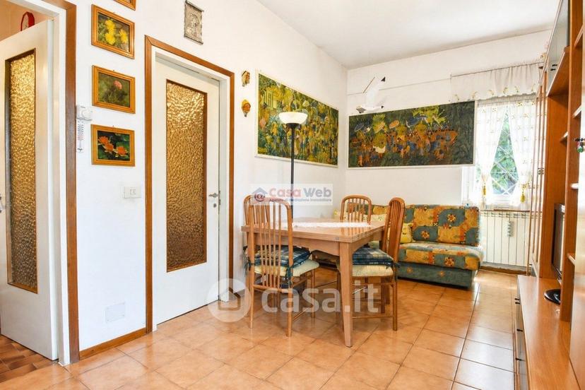 Villa in Via Cadorna 10 — foto 4 di 28