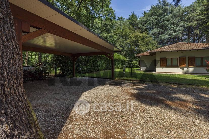 Villa in Via Armando Diaz 90 — foto 20 di 38