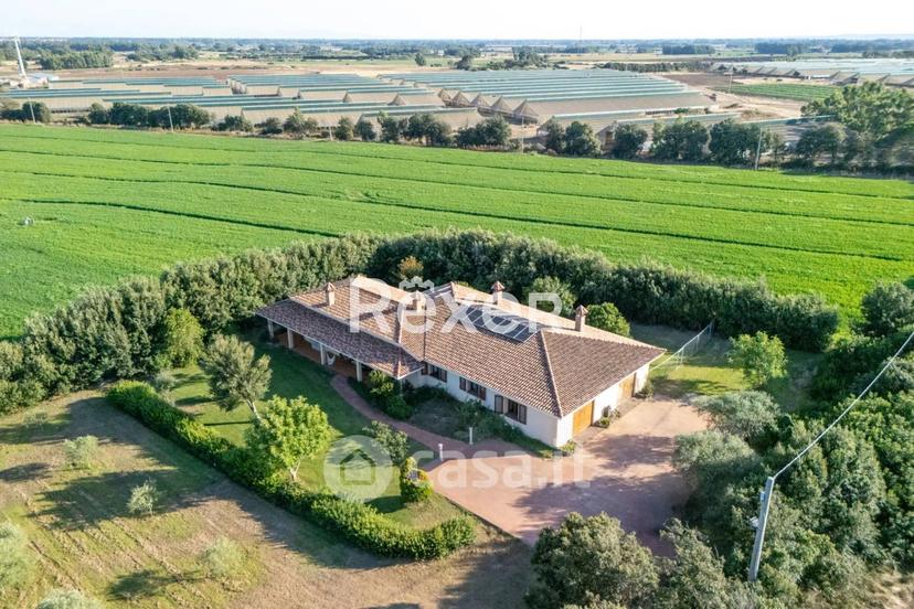 Villa in Sp13 — foto 20 di 33