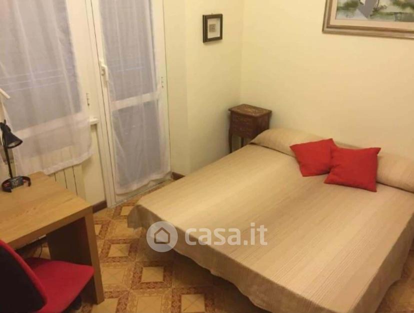 Stanza in Via Isidoro del Lungo — foto 4 di 9