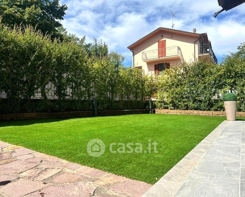 Villa in Viale degli Ibiscus 75 /a