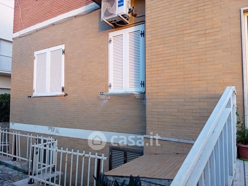 Trilocale in Lungomare Nazario Sauro 331 — foto 15 di 18
