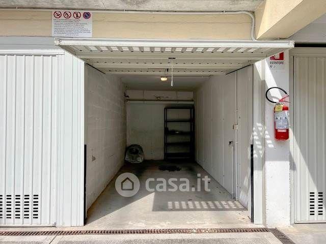 Quadrilocale in Via Bortolazzi 12 — foto 49 di 52