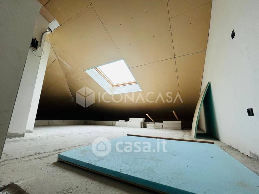 Trilocale in Via Genova — foto 18 di 29