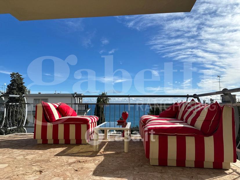 Appartamento in Viale Giosuè Carducci 11 — foto 4 di 40