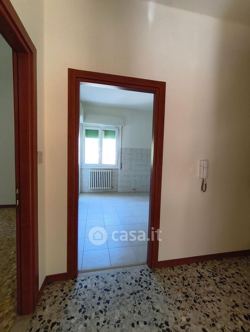 Trilocale in Via F. Petrarca — foto 24 di 25