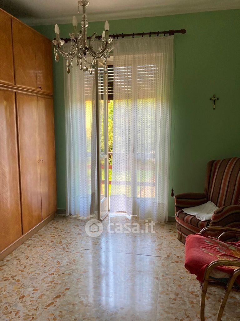 Villa in Via Combaluetto 1 — foto 9 di 22