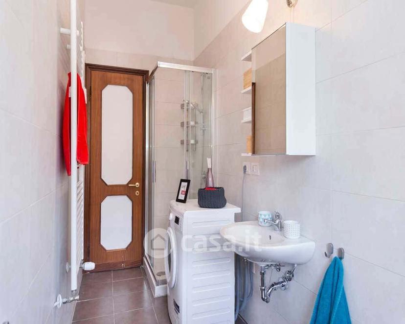 Stanza in Viale Giovanni Vicini 20 — foto 3 di 33