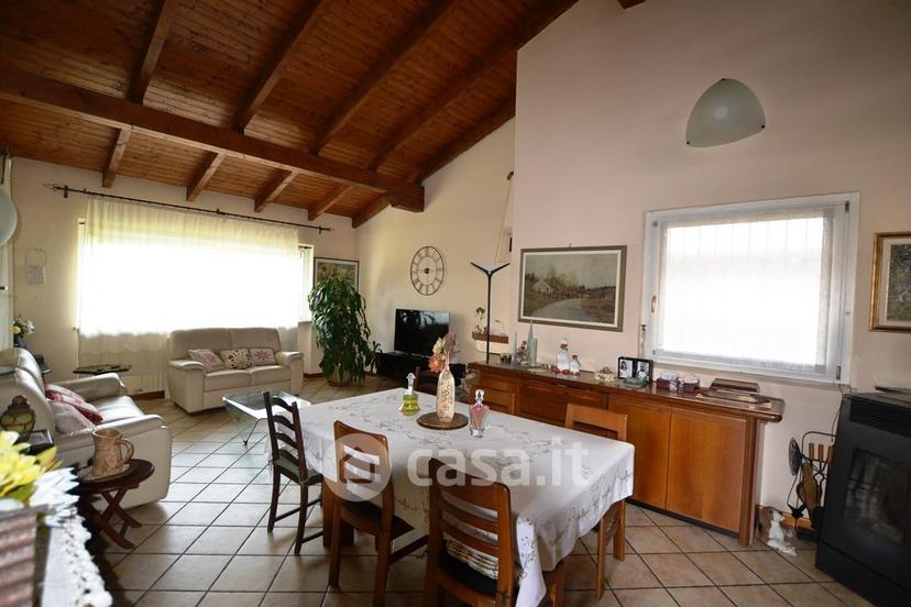 Villa in Via Roma 11 — foto 16 di 40