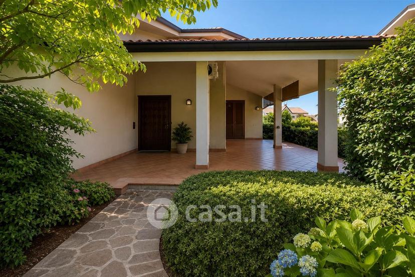 Villa in Via Enrico Fermi 9 — foto 28 di 45