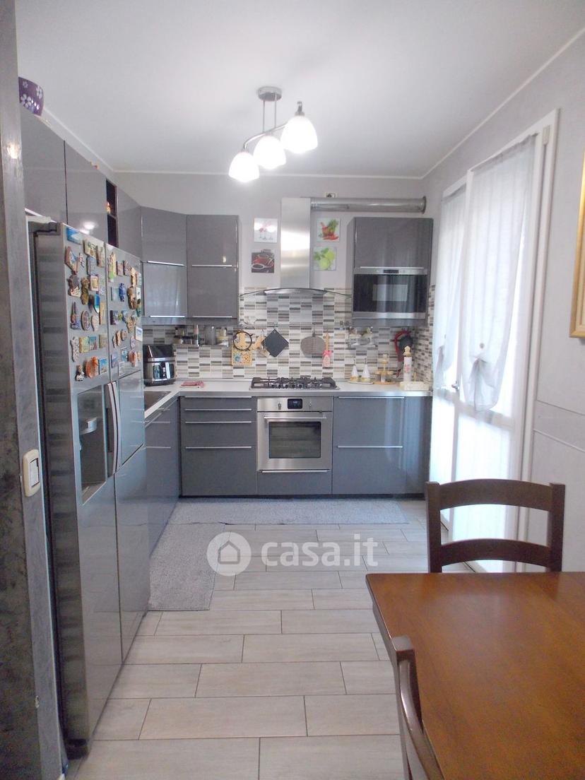 Trilocale in Via Volturno 26 — foto 20 di 34
