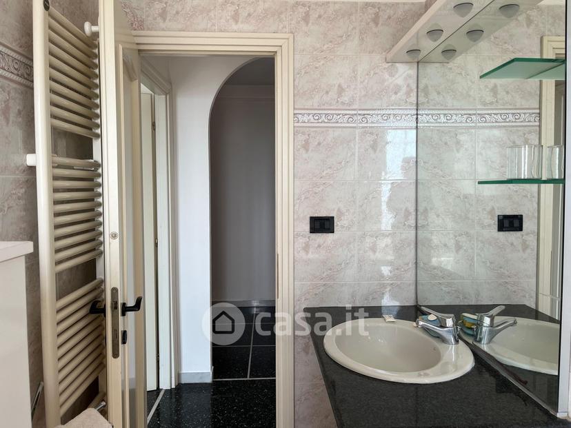 Bilocale in Via dei Sessanta 7 — foto 27 di 34