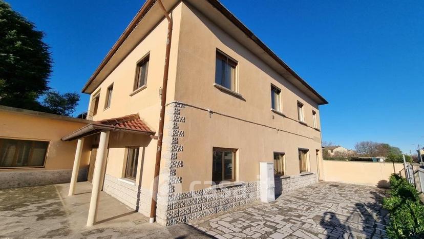 Quadrilocale in Via Camporelle — foto 2 di 11