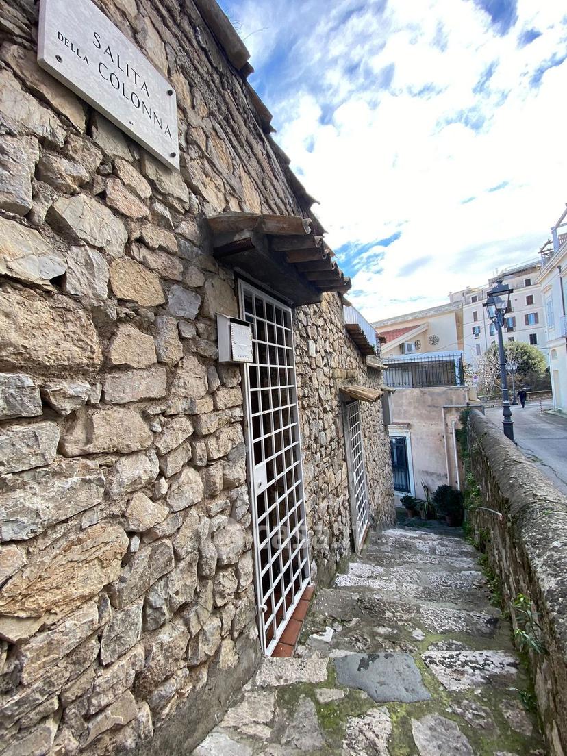 Trilocale in Via Rosmini — foto 11 di 24