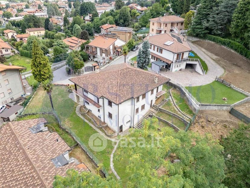 Villa in Via Don Ronchi 18 — foto 16 di 33