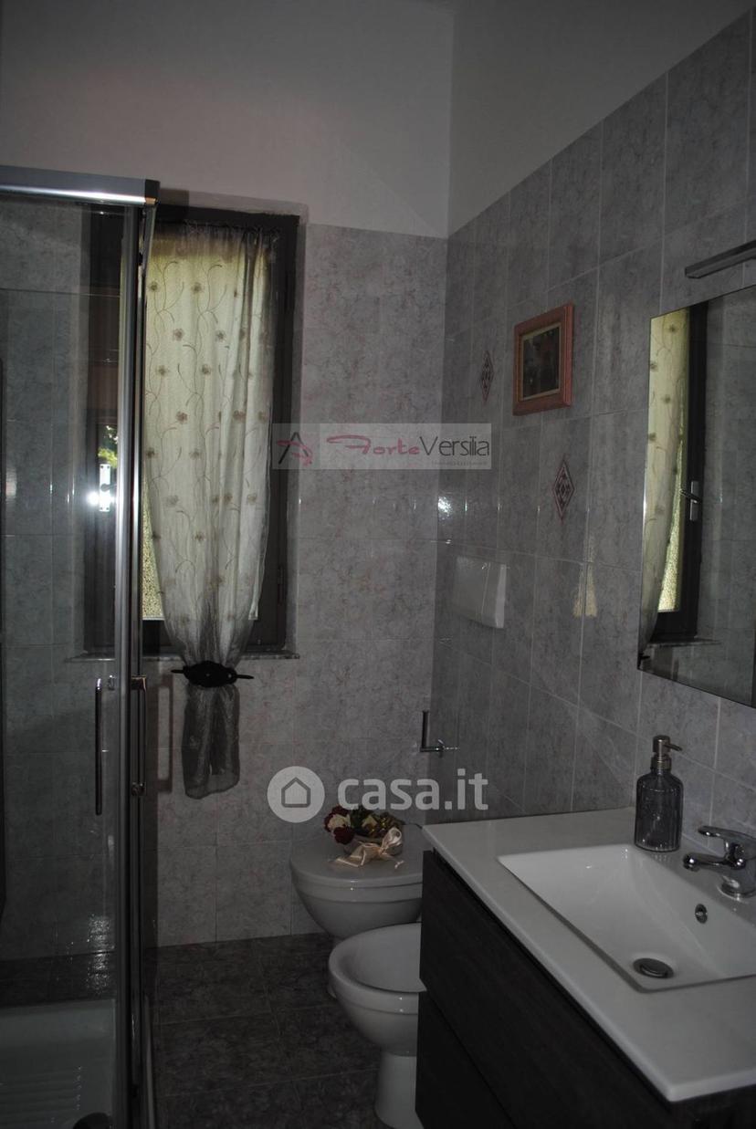 Villa in Via dei Cipressi 38 — foto 28 di 34