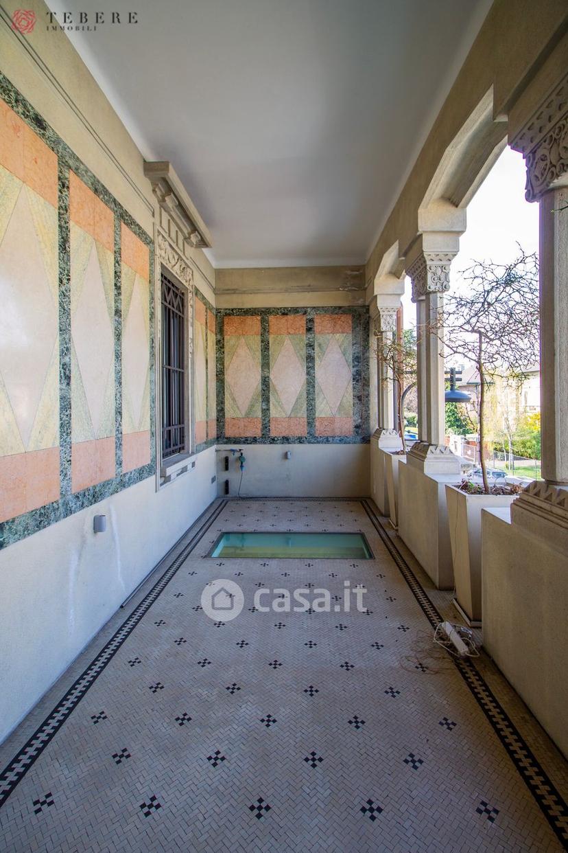 Villa in Corso XX Settembre 50 — foto 4 di 47