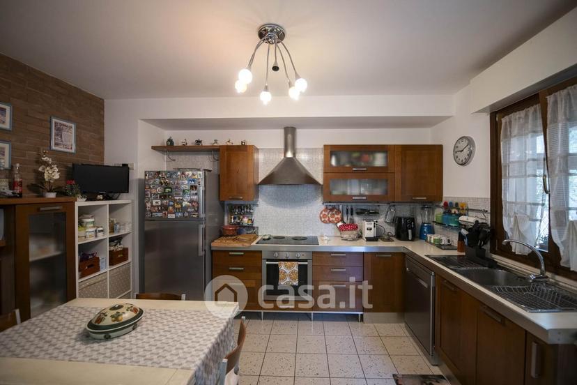 Villa in Via G. Brodolini 49 — foto 29 di 52