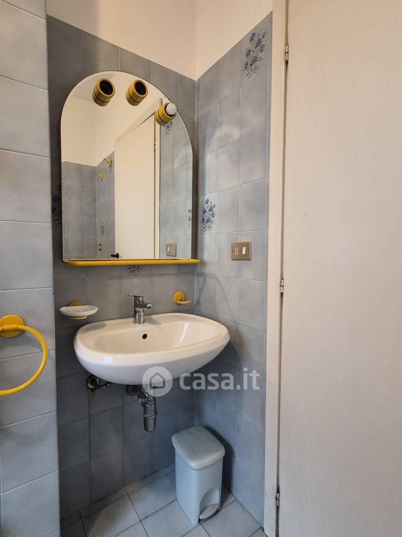 Bilocale in Via Vasco Zappaterra 36 — foto 35 di 40