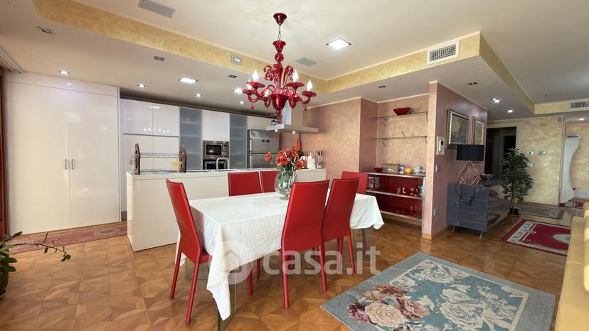 Villa in Via Leonardo da Vinci 19 — foto 3 di 49