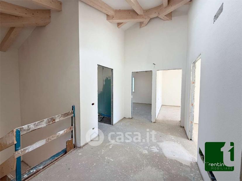 Villa in Via Andrea Baldessari — foto 9 di 23