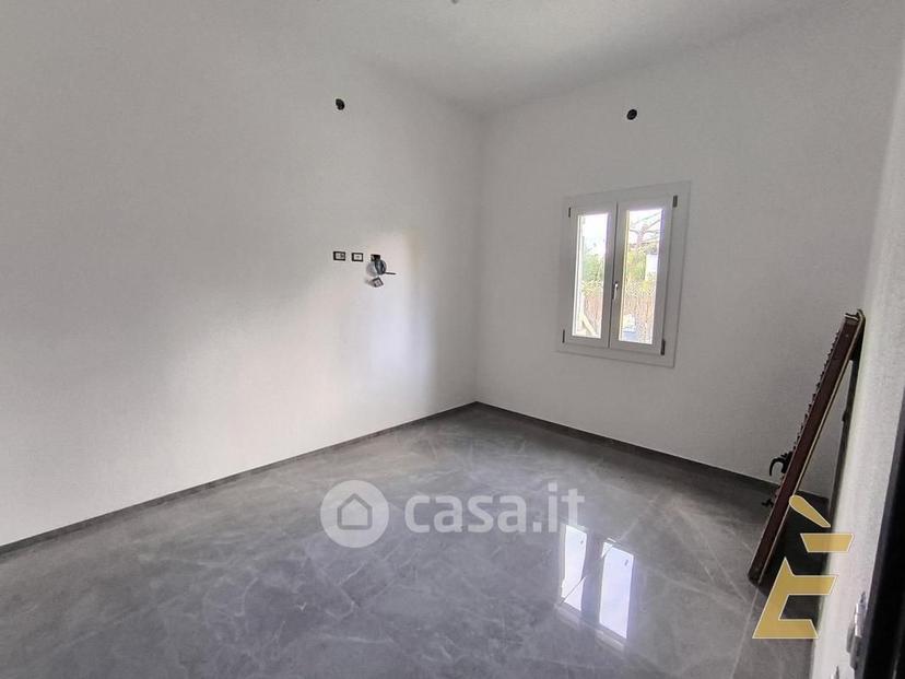 Quadrilocale in Via Cipro 34 — foto 8 di 13