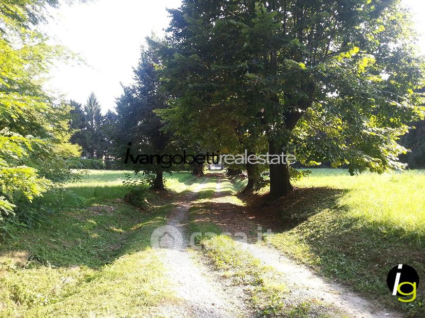 Villa in Via Sempione 13 — foto 4 di 40