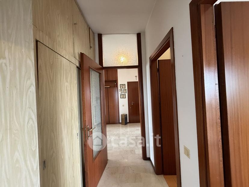 Trilocale in Via Enrico Toti 37 — foto 24 di 24