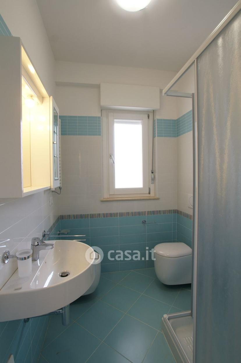 Trilocale in Via Toscana 10 — foto 4 di 8
