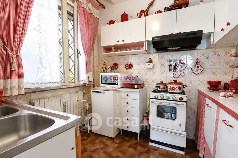 Villa in Via Cadorna 10 — foto 24 di 28
