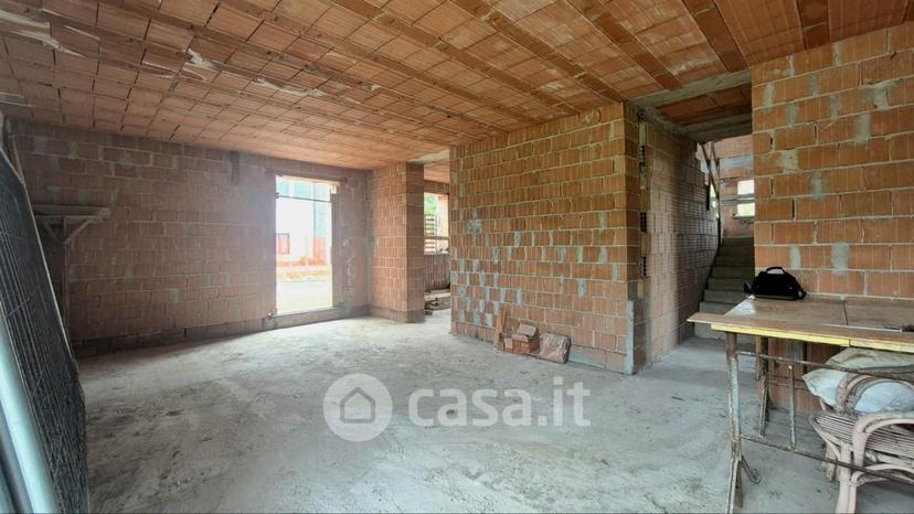 Villa in Via delle Ville 419 — foto 3 di 33