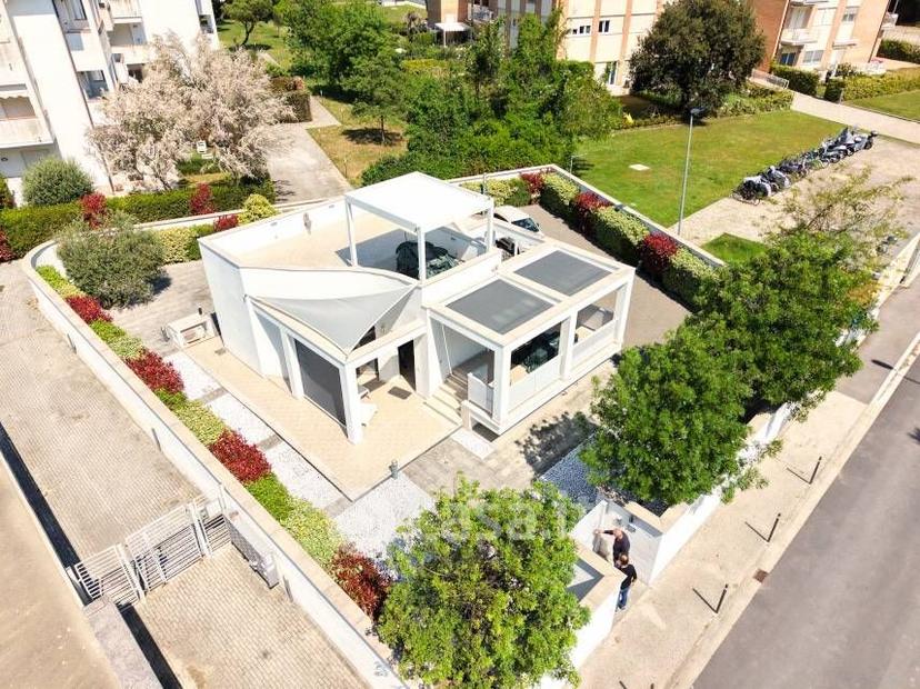 Villa in Via dei Frassini — foto 9 di 33