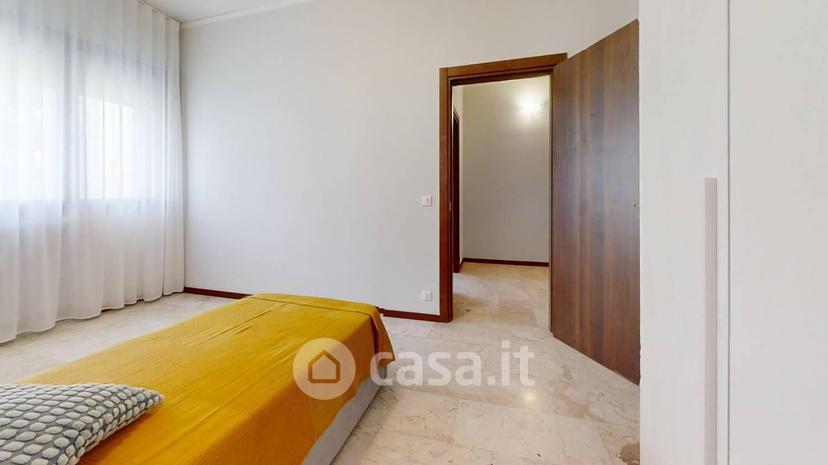 Stanza in Corso del Popolo 54