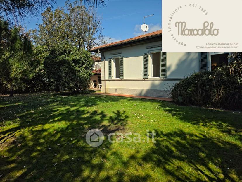 Villa in Via C. Cavour 1 — foto 12 di 30