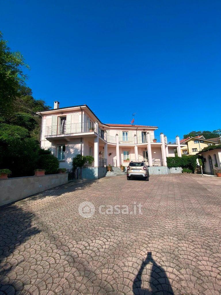 Villa in Piazza Libertà 5 — foto 26 di 34