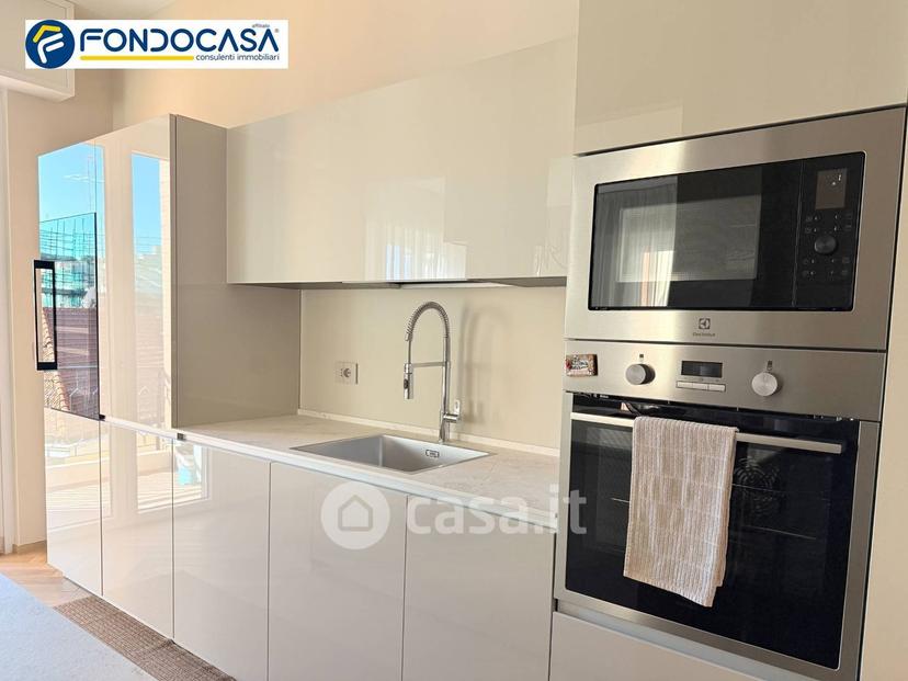 Quadrilocale in Via dei Conradi 6 — foto 9 di 30