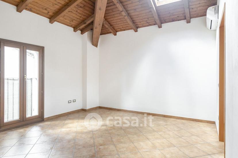 Trilocale in Via Bonvicini Adolfo 2 — foto 18 di 32