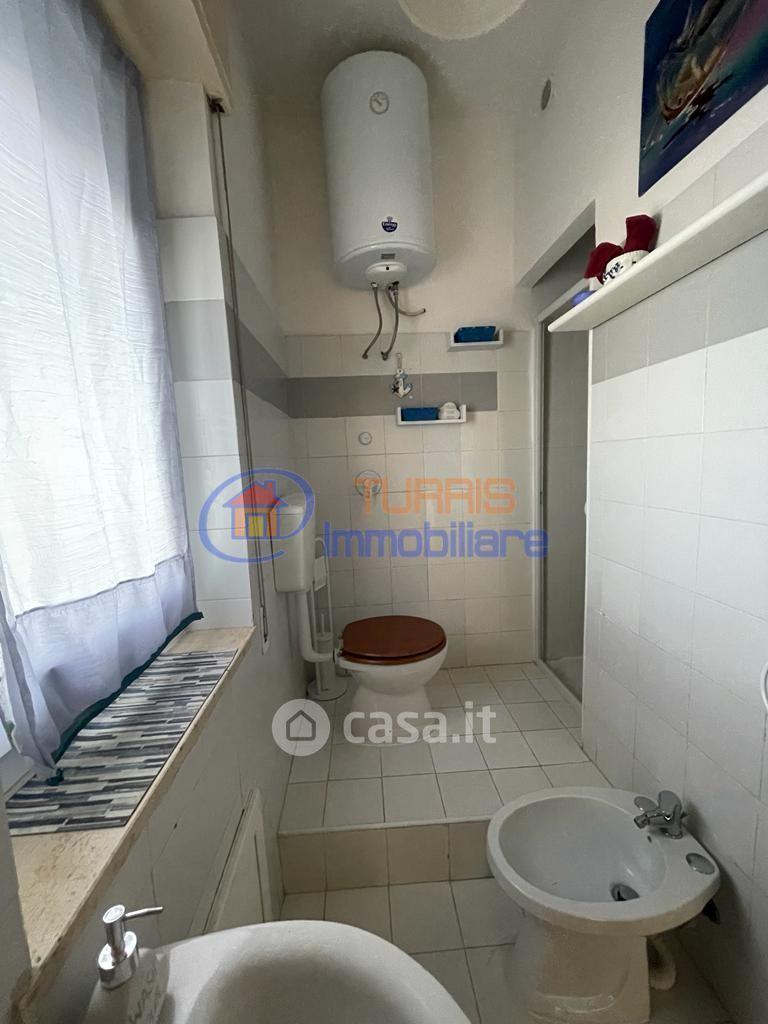 Bilocale in Via Romagnosi 16 — foto 2 di 14