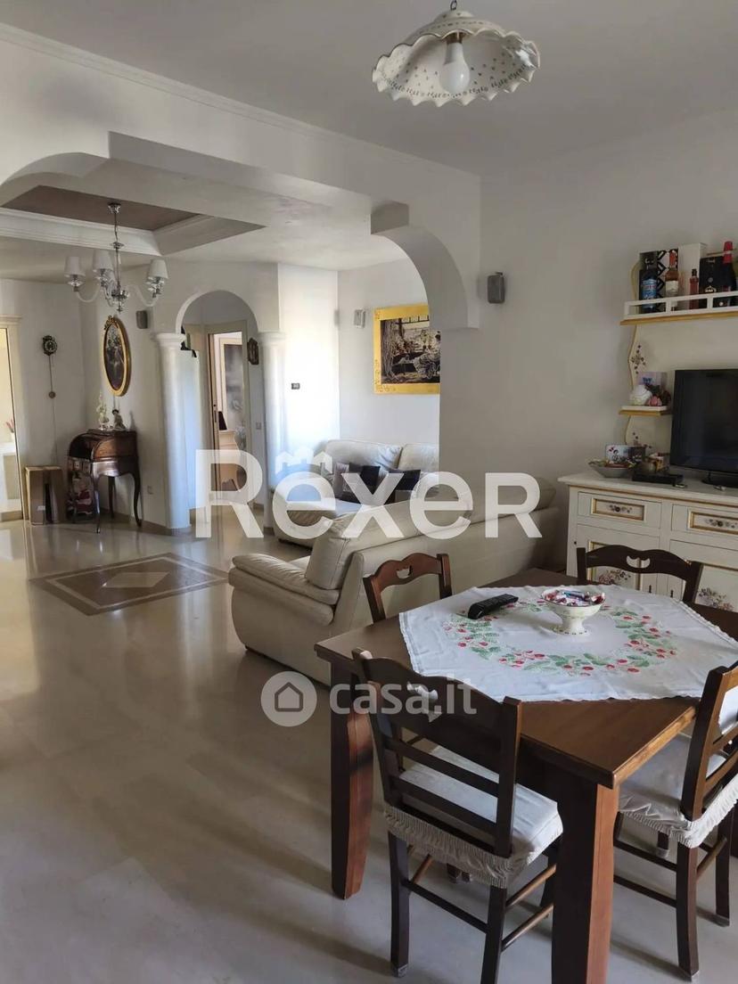 Trilocale in Via Pietro Nenni — foto 2 di 34