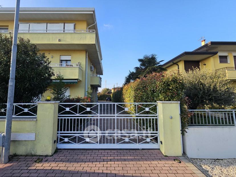 Appartamento in Via Emilia — foto 10 di 12