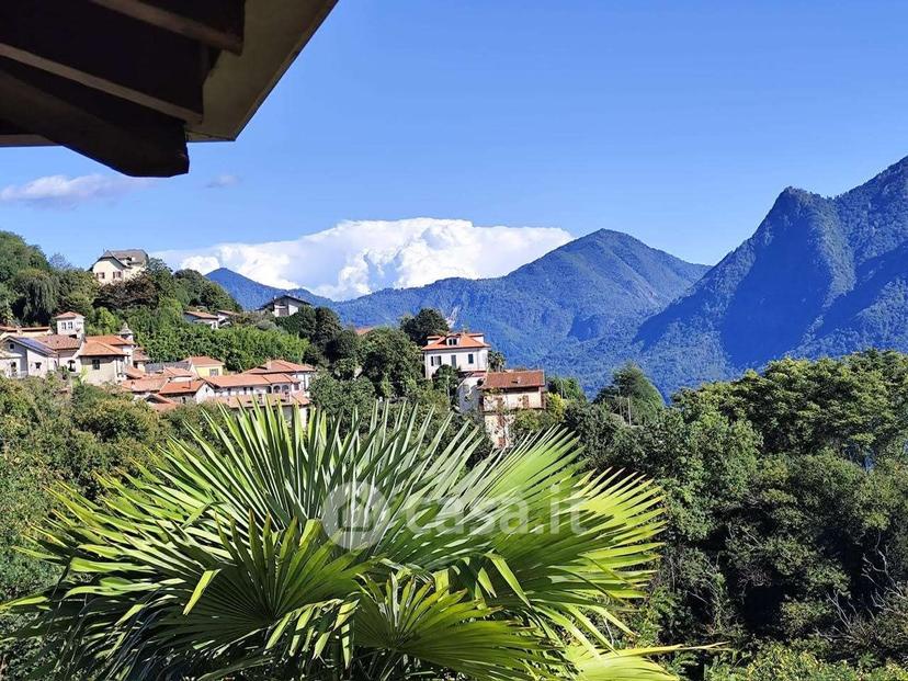 Villa in Via degli Alpini 1 — foto 2 di 41