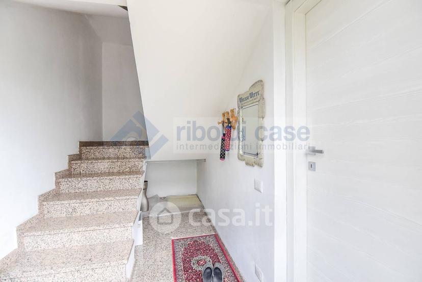 Villa in Via Lombardia — foto 22 di 36