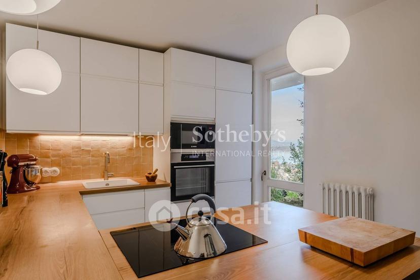Villa in Via al Poggio di Solcio — foto 2 di 18