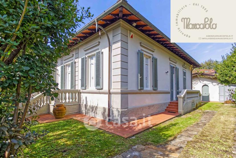 Villa in Via C. Cavour 1 — foto 29 di 31