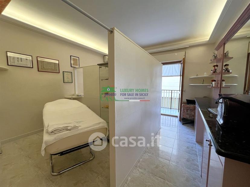 Appartamento in Vicolo Francesco Azzarelli 169 — foto 4 di 44
