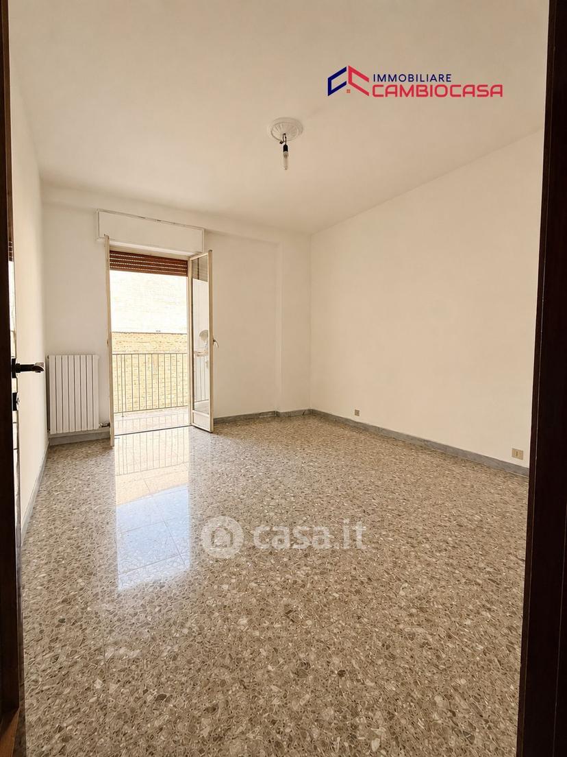 Trilocale in Via Emilia 59 — foto 10 di 16